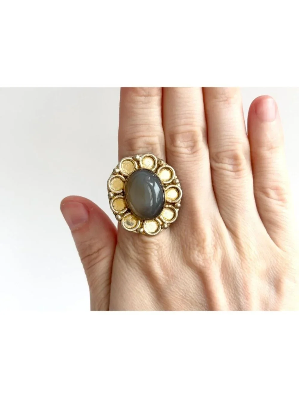 Grey Agate Cabochon Oval Stone Scalloped Sterling Silver 925 Vintage Ring - sz 9